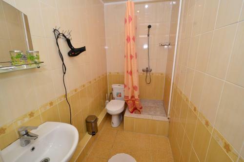 Hostal Guest House Mona Liza