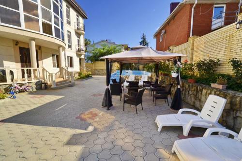 Hostal Guest House Mona Liza