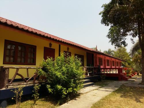 Hotel Umphangburi Resort