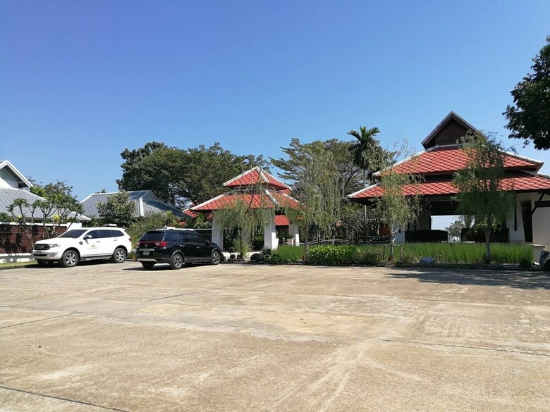 Hotel Sirarun Resort