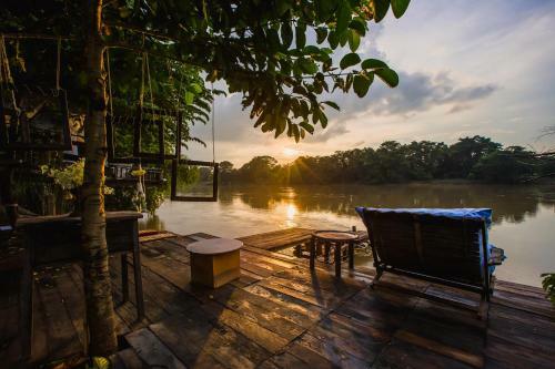 Hotel The Antique Riverside Resort
