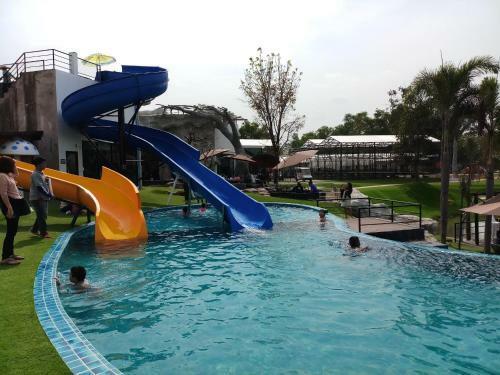 Hotel I View Park Resort