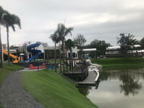 Hotel I View Park Resort