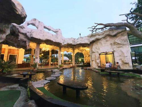 Hotel I View Park Resort