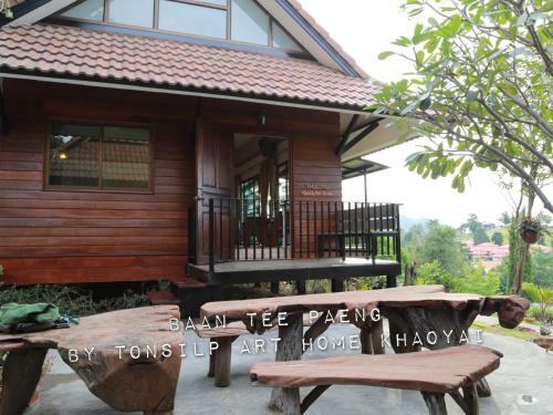 Hotel Tonsilp Art Home