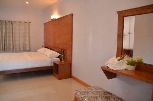 Hotel Chao Phraya Home