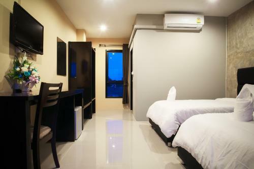 B-cozy Hotel
