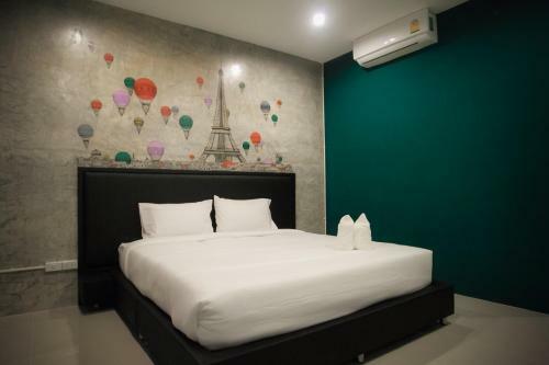B-cozy Hotel