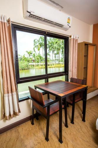 Hotel Prew Lom Chom Nam