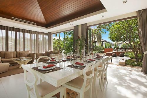 Six Hills Sea View Villa