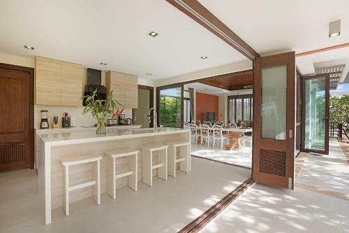 Six Hills Sea View Villa