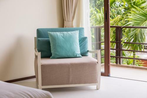 Six Hills Sea View Villa