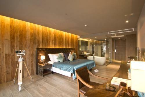 Hotel Away Phuket Le Coral