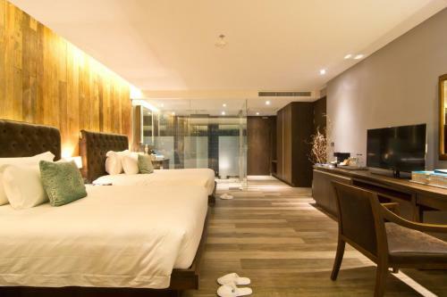 Hotel Away Phuket Le Coral