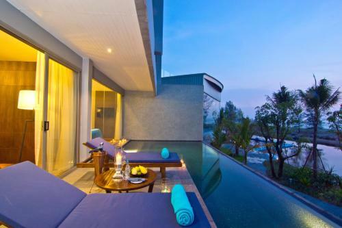 Hotel Away Phuket Le Coral