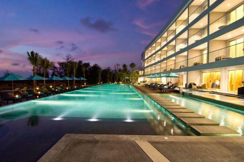 Hotel Away Phuket Le Coral