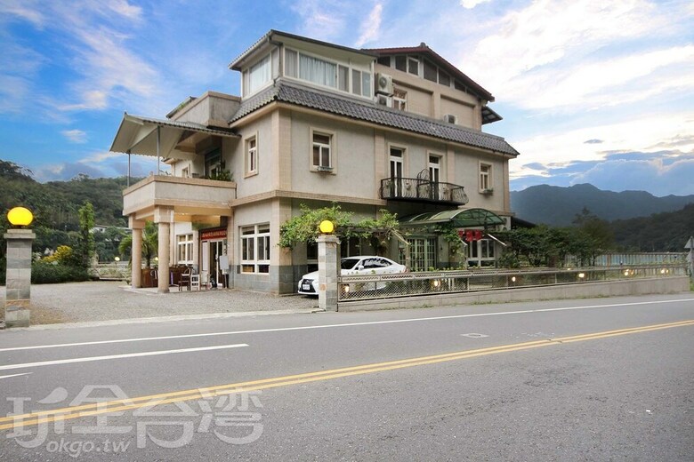 Shuanghu Garden B&B