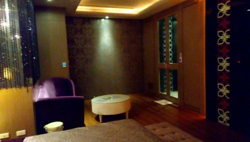 Hua Lun Motel