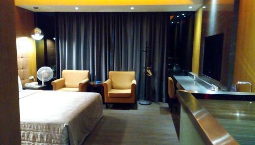 Hua Lun Motel