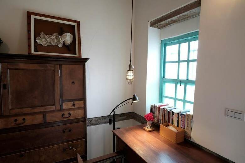 Hostal Yellow And Black Guest House
