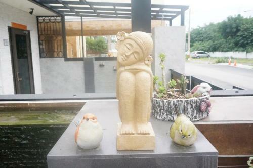 Holby No.8 Elevator Homestay