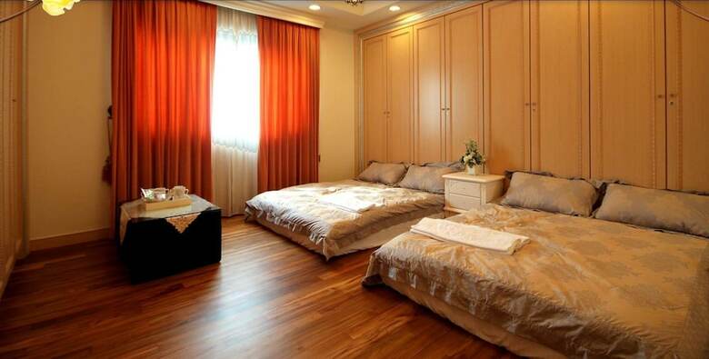 Hostal Baroque House