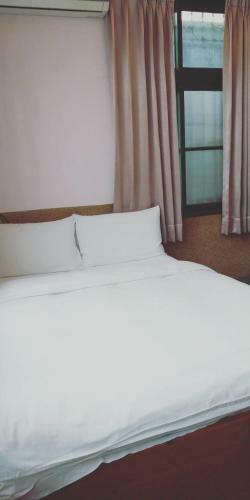 Tungning Hostel - Dafu St