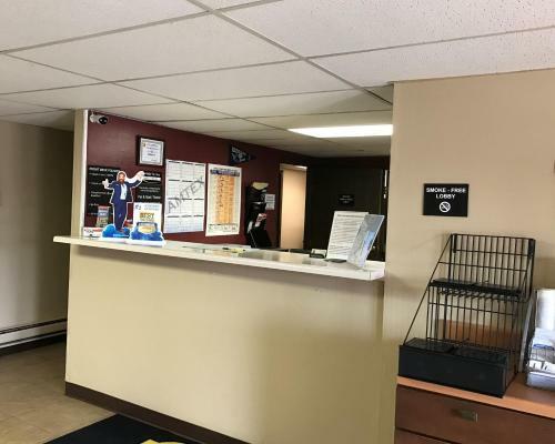 Hotel Super 8 By Wyndham Redfield