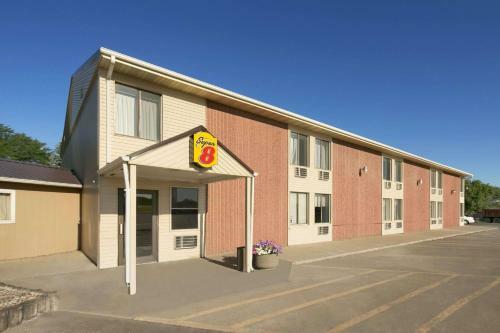 Hotel Super 8 By Wyndham Redfield