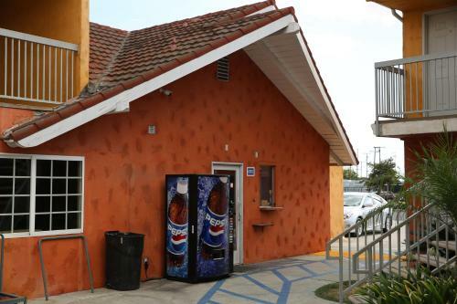 Motel Chateau Inn & Suites