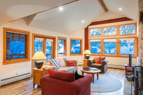 Stewart Heights Cabin