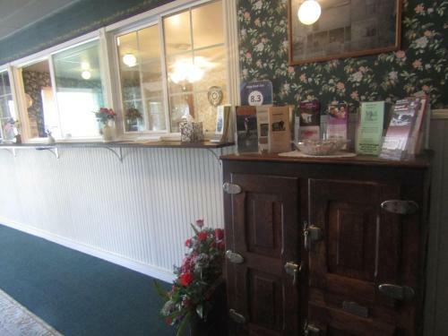Hotel Step Back Inn