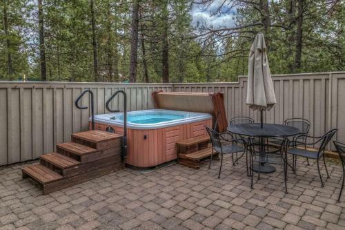 9 Hoodoo-ac-hot Tub-5br/3ba