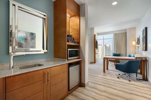 Hotel Embassy Suites By Hilton Sarasota