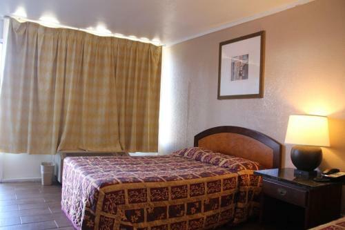Motel Lonestar Inn And Suite