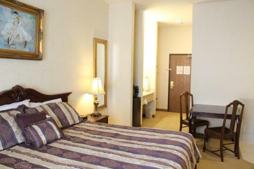 Hotel Silverland Inn & Suites