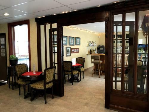 Hotel Silverland Inn & Suites
