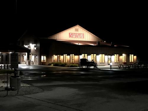 Hotel Silverland Inn & Suites