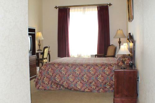Hotel Silverland Inn & Suites