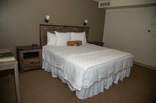 Hotel The Stables Inn & Suites