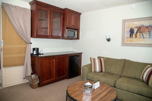 Hotel The Stables Inn & Suites