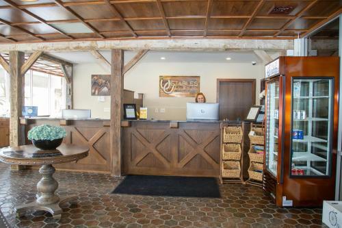 Hotel The Stables Inn & Suites