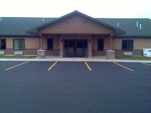 Hotel Junction Inn Suites & Conference Center