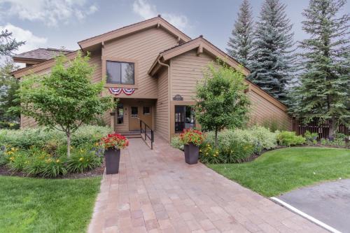 Snow Creek Retreat