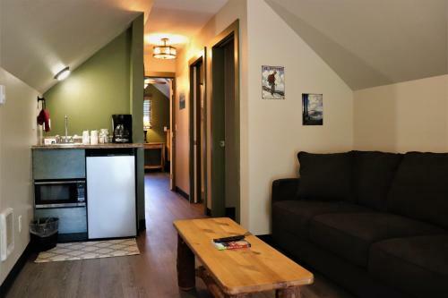 Hotel Lone Fir Resort