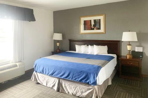 Hotel Lake St Louis
