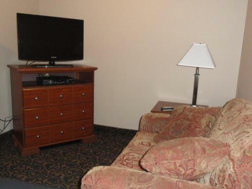 Hotel Canby Inn And Suites