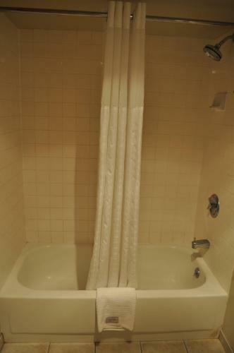Hotel Seaport Inn & Suites