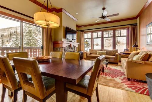 Eagle Springs East 111: Blue Spruce Hideaway