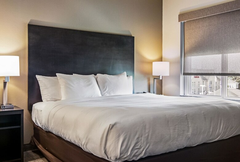 Hotel Comfort Suites